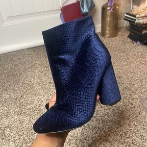 Shoe Dazzle Textured Suede Snake Print Navy Ankle Boots